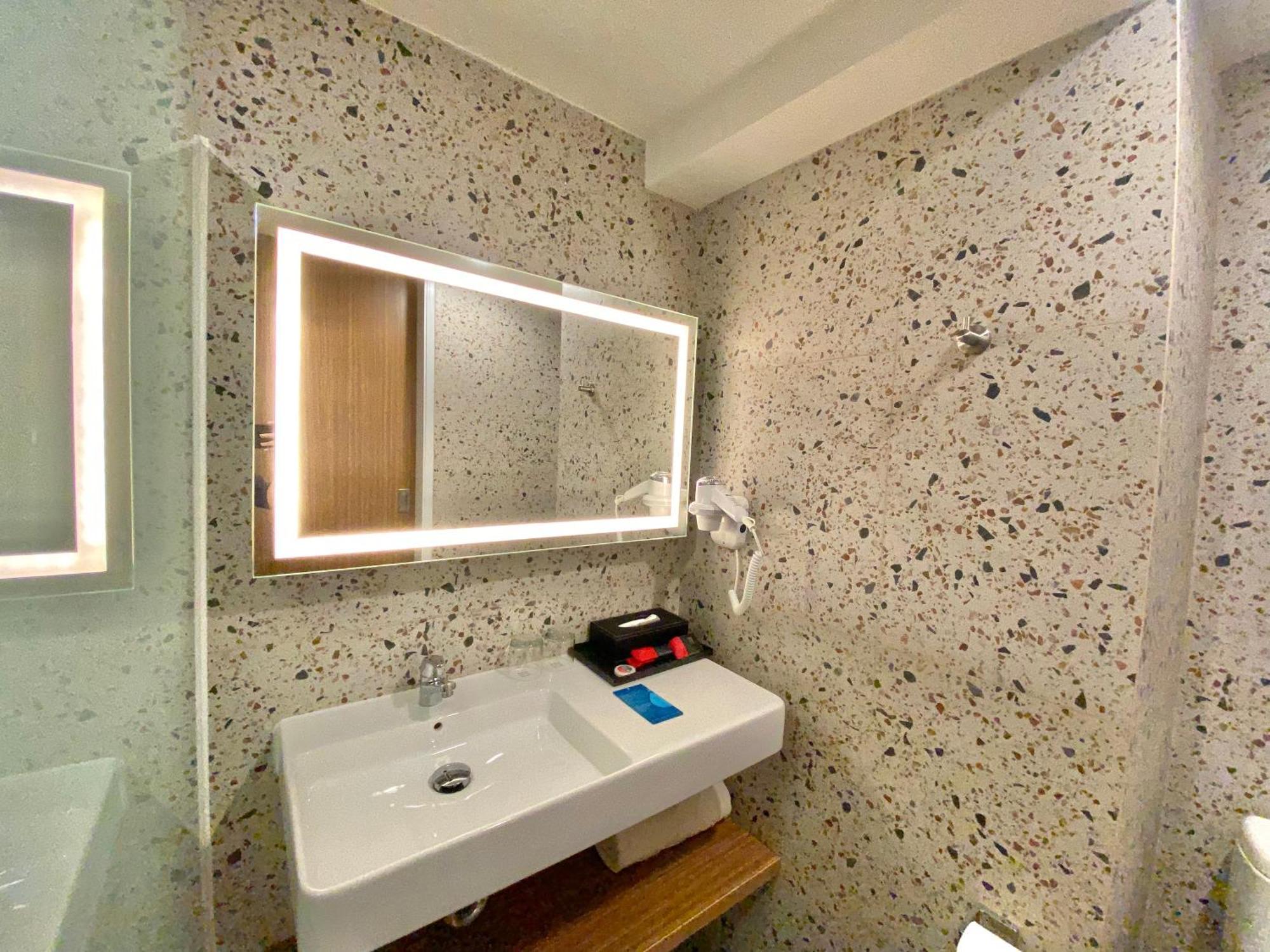 Hotel Grand Zuri Malioboro Yogyakarta Exterior foto