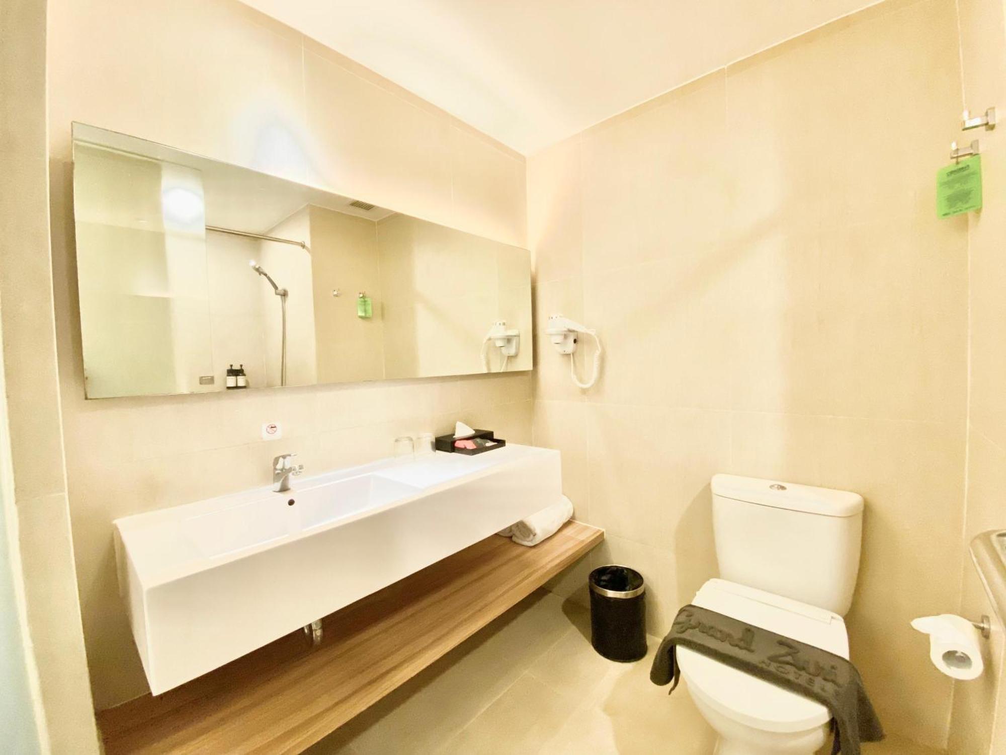 Hotel Grand Zuri Malioboro Yogyakarta Exterior foto