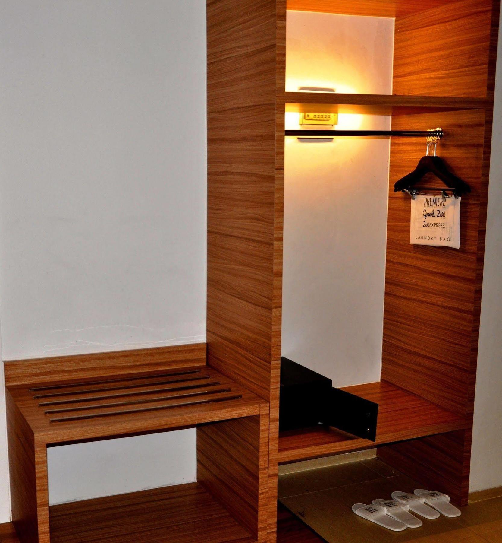Hotel Grand Zuri Malioboro Yogyakarta Exterior foto